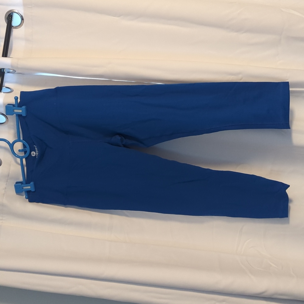 Blue workout capris leggings